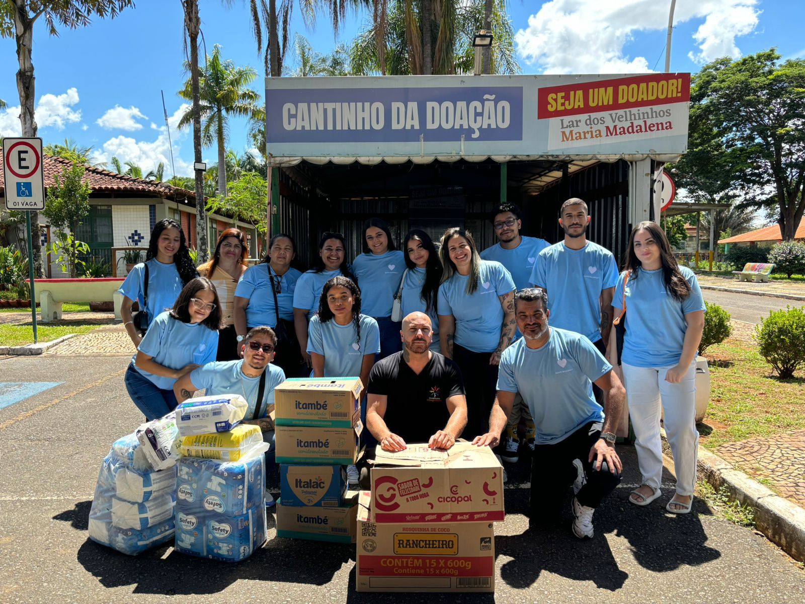 Visita ao Lar dos Velhinhos Maria Madalena
